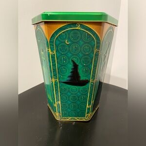 WICKED Elphaba Universal City Studios Popcorn Metal Tin